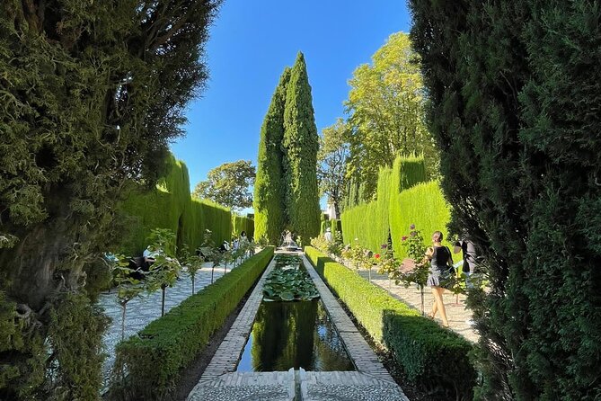 2-Hour Guided Tour of Alhambra Gardens and Alcazaba in Granada - Alcazaba Fortress: The Albaicín View Payoff