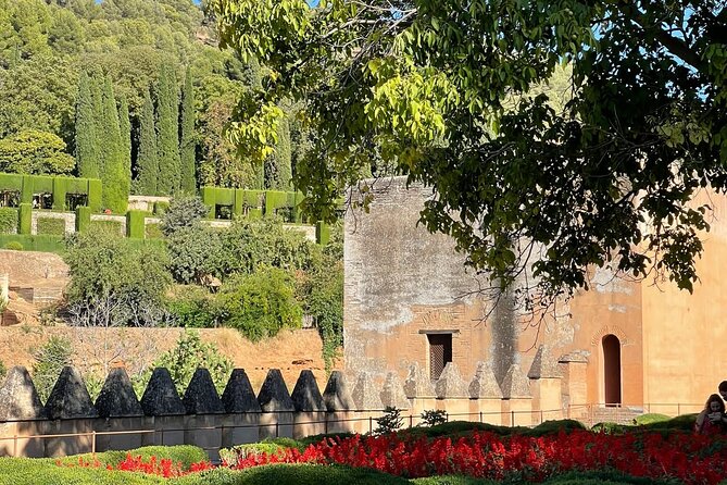 2-Hour Guided Tour of Alhambra Gardens and Alcazaba in Granada - What You Get, and What You Skip: Nasrid Palaces