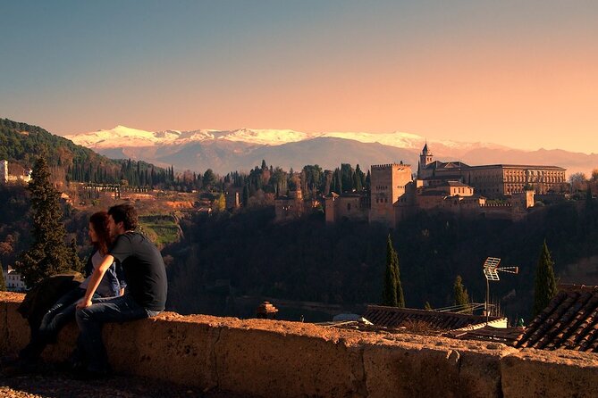 Albaicín and Sacromonte Sunset tour + Flamenco show - Where you start in Granada (and why 4:30 pm matters)