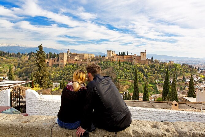 Albaicín & Sacromonte Walking Tour - Carrera del Darro: a street that earns the hype