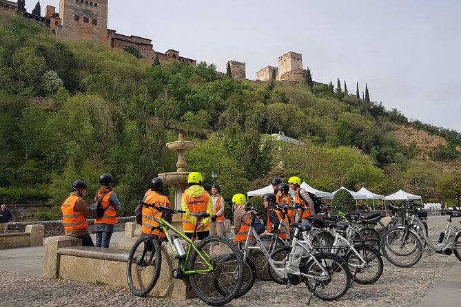 Albayzin and Sacromonte Electric Bike Tour in Granada - Explorer Granada on Cta. de Gomérez: The Start That Connects Everything