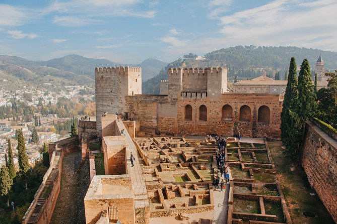 Alhambra and Generalife Skip-the-Line Ticket with Guide - Meeting point, passport rules, and what skip-the-line really means