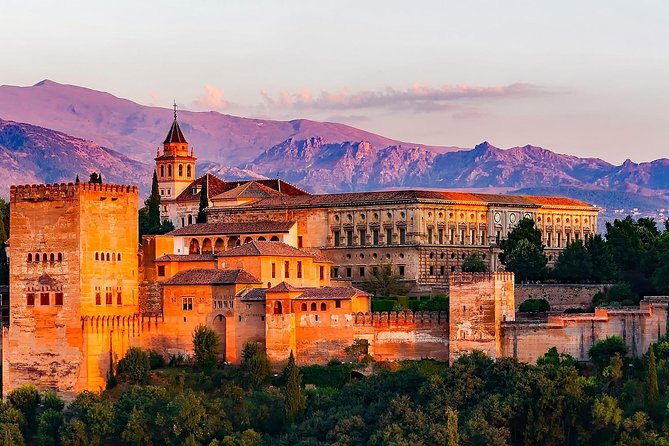 Alhambra and Generalife Skip-the-Line Ticket with Guide - Route flow in 2 to 3 hours, plus the walking reality