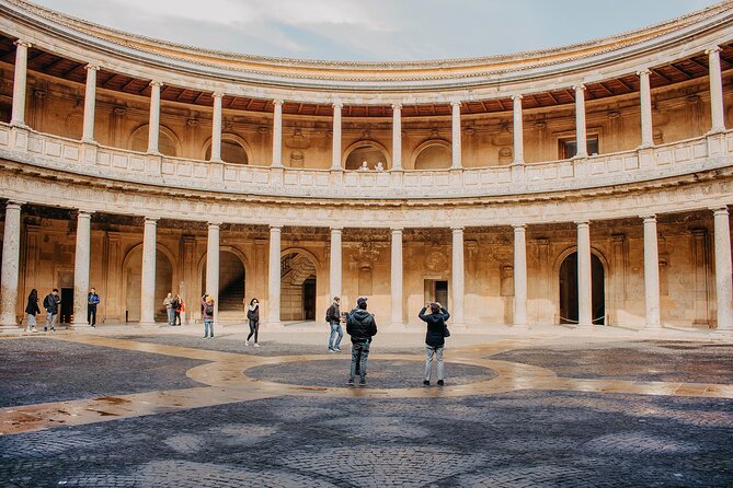 Alhambra and Generalife Skip-the-Line Ticket with Guide - The Alhambra palatine city: what the guide helps you actually see
