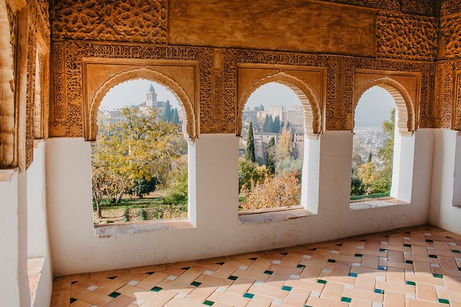 Alhambra and Generalife Skip-the-Line Ticket with Guide - Generalife gardens: where the quiet rest really shows up