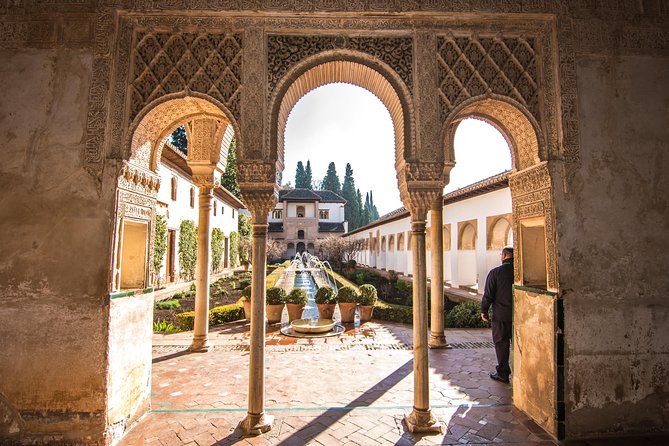 Alhambra and Nasrid Palaces Private Sensory Tour - Sensory extras that make the details stick