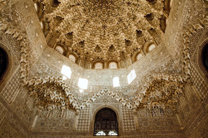 Alhambra and Nasrid Palaces: Skip-the-line Ticket and Local Guide - Meeting at P.º del Generalife: Simple Start, Easy Anchor