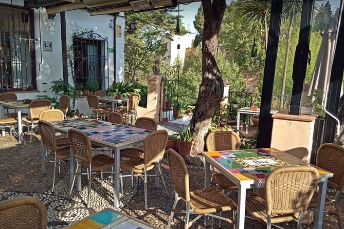 Alhambra and Nasrid Private Walking Tour with Food Tasting - Price and what you truly get for $290.89 per person