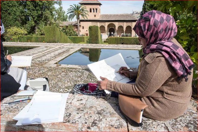 Alhambra &Charles Palace Guided Tour with Optional Nasrid Palaces - Alcazaba fortress and Alhambra surroundings, for extra scope