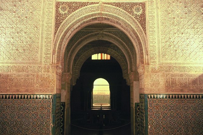 Alhambra Complete: Ticket Skip-the-Line Nasrid Palace and Generalife with Guide - Generalife: royal gardens, retreat vibes, and practical design