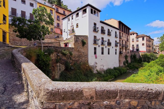 Alhambra&Generalife, Albaicín & Sacromonte Private Tour - Price and value: when $480.10 per person makes sense