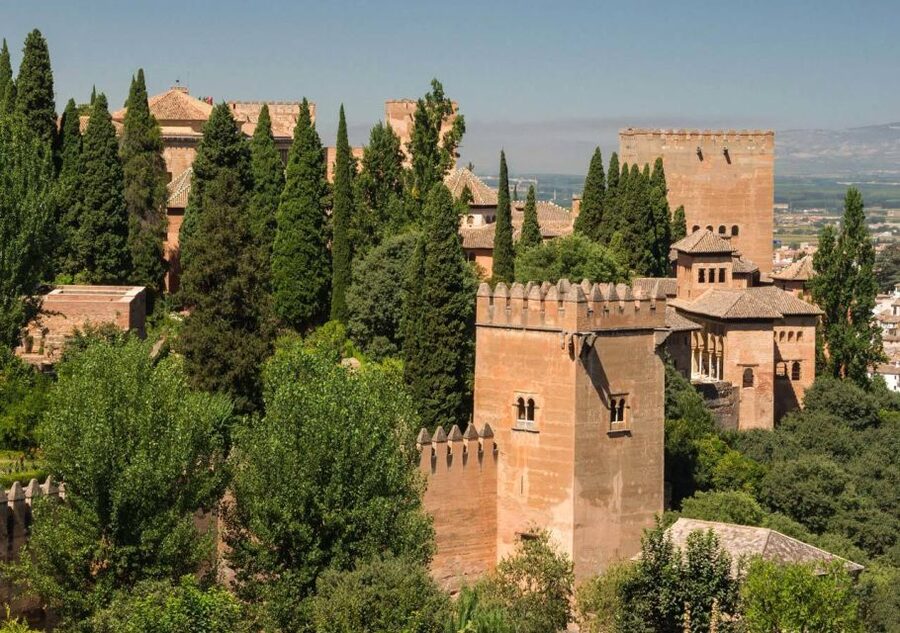 Alhambra & Generalife: Exclusive 3 hours Private Tour - Key highlights worth planning around