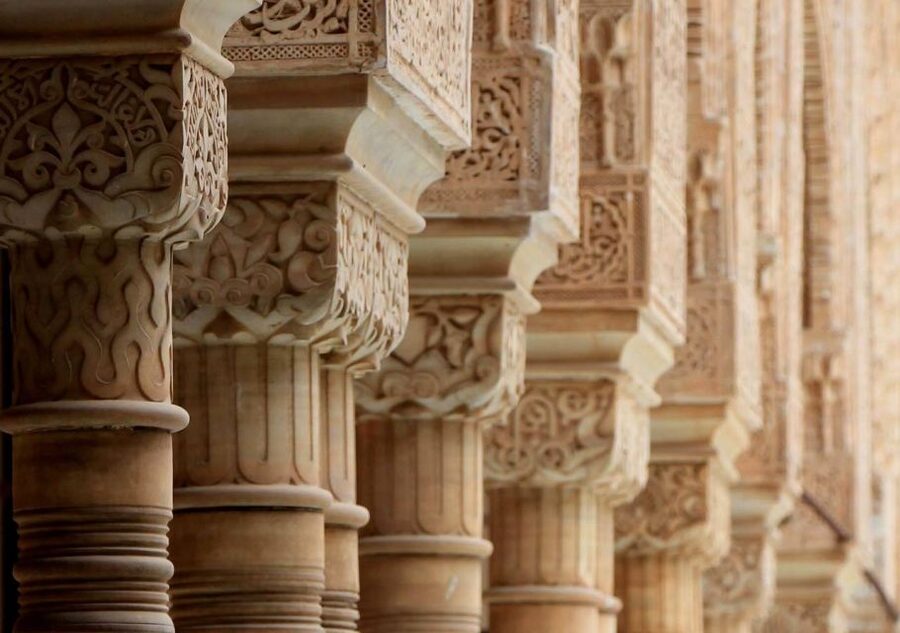 Alhambra & Generalife: Exclusive 3 hours Private Tour - El Generalife gardens: the place where the air changes