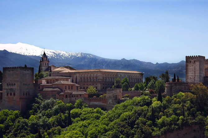 Alhambra, Generalife & Nasrid Palaces Guided Tour in Granada - Generalife Gardens Views: The Payoff Break Over Granada
