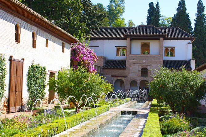 Alhambra, Generalife & Nasrid Palaces Guided Tour in Granada - Entering the Alhambra City-Palace With an Official Ticket in Hand