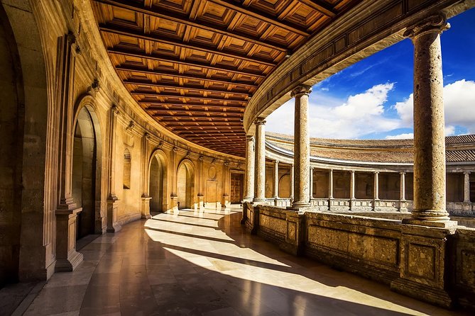 Alhambra & Generalife Skip the line Small Group including Nasrid Palaces - Group Size, Headphones, and Pace: The Real Comfort Factors