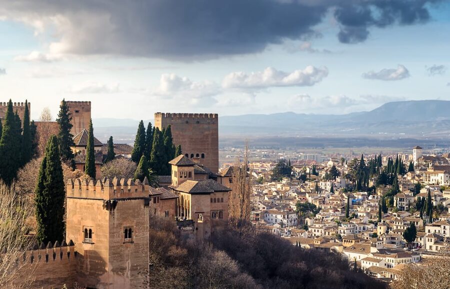 Alhambra & Nasrid Palace: Private Tour with Tickets - Generalife gardens: water, calm, and the view angle you’ll remember