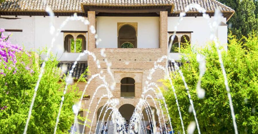 Alhambra, Nasrid Palaces and Albaicin Tour - Meeting points and timing, so you do not lose precious minutes