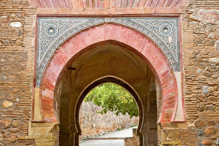 Alhambra, Nasrid Palaces, and Generalife 3-Hour Guided Tour - Should you book this Alhambra guided tour?