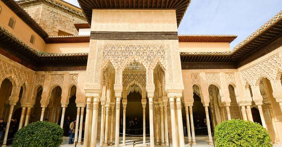 Alhambra, Nasrid Palaces, and Generalife 3-Hour Guided Tour - Price and value: what you’re actually paying for