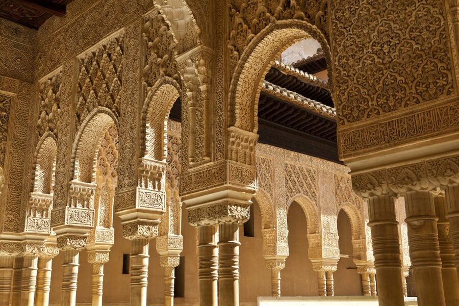 Alhambra, Nasrid Palaces, and Generalife 3-Hour Guided Tour - Who should book this Alhambra tour?
