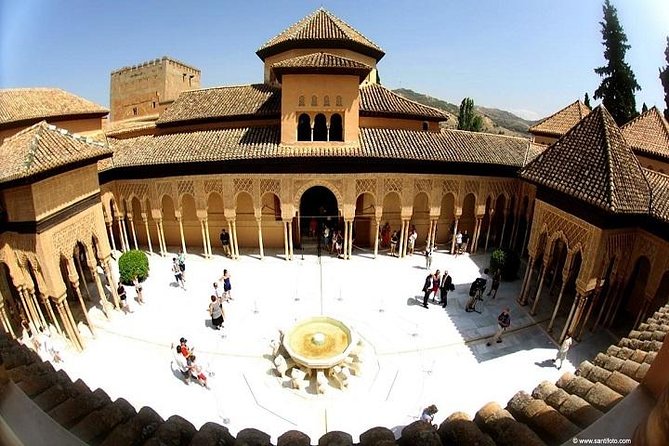 Alhambra, Nasrid Palaces, Generalife & Alcazaba Private Tour - Alcazaba: the military area that adds a different angle