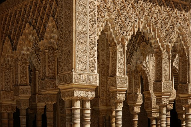 Alhambra, Nasrid Palaces, Generalife & Alcazaba Private Tour - The 3-hour private format: efficient, not rushed