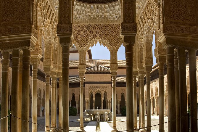 Alhambra Private/Small Group Tour & Nasrid Palaces Skip the Line - Key things that make this tour work