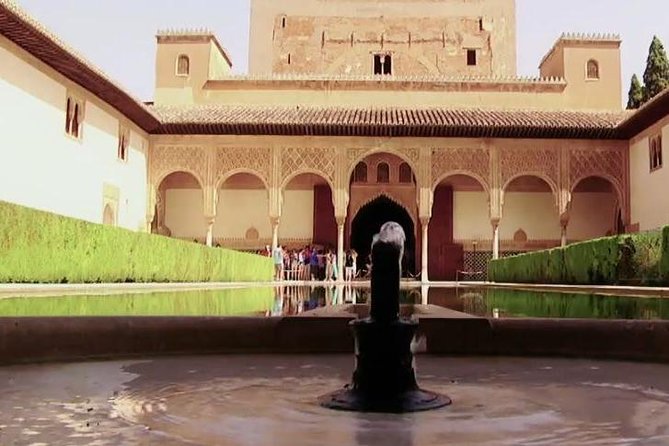 Alhambra Private/Small Group Tour & Nasrid Palaces Skip the Line - Group size, language, and pace: what to expect on your feet