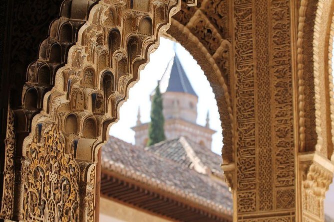 Alhambra Private/Small Group Tour & Nasrid Palaces Skip the Line - What to bring and how to get more out of every stop