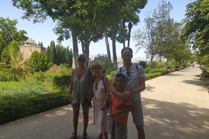 Alhambra : Private Tour for Families - Nasrid Palaces and gardens: how your guide helps you see more