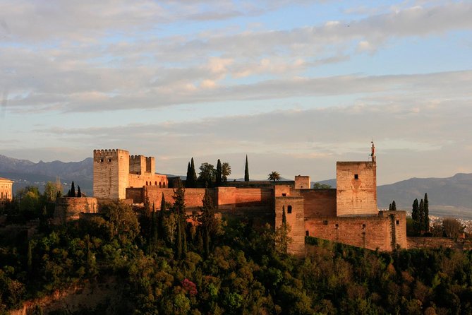Alhambra Private Tour: Nasrid Palaces, Alcazaba and Generalife - Tickets, entry timing, and where your tour actually ends