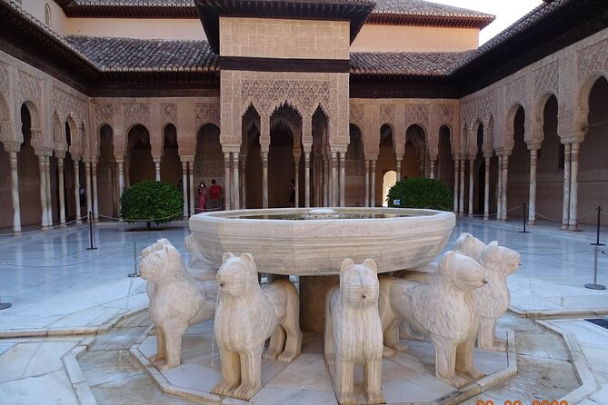 Alhambra Private Tour: Nasrid Palaces and Generalife - The Alhambra component: military citadel, Nasrid palaces, and Generalife gardens