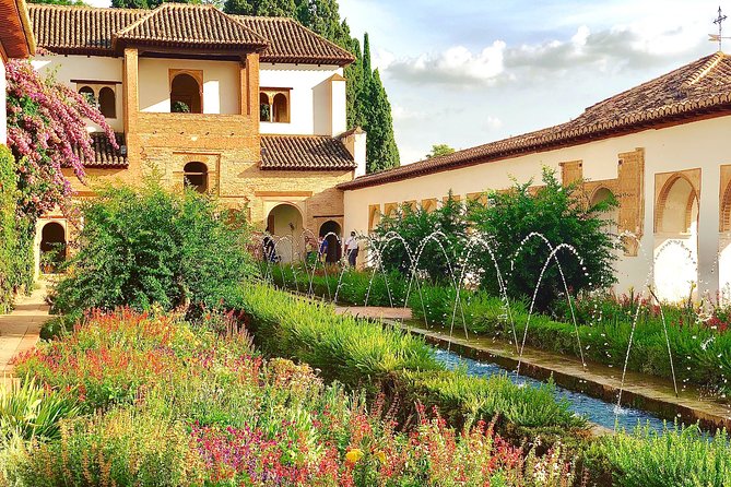 Alhambra Private Tour with Skip-the-line-tickets - Skip-the-line tickets: less waiting, more Alhambra