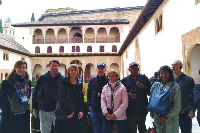 Alhambra private tour (without tickets) total/group Max 15 people - Who this private tour suits best