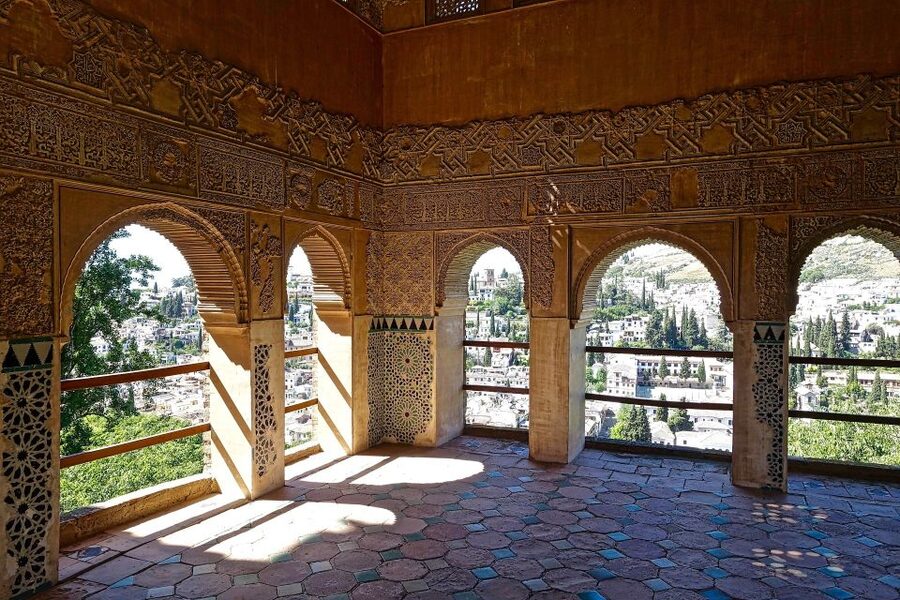 Alhambra's Gardens: Generalife, Partal, Alcazaba, & Carlos V - Medina to palaces: what your guide really adds