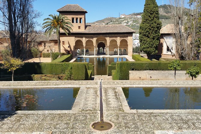 Alhambra Skip-the-Line Guided Tour - Stop 4: Generalife gardens, where the pace slows and the water matters (about 40 minutes)