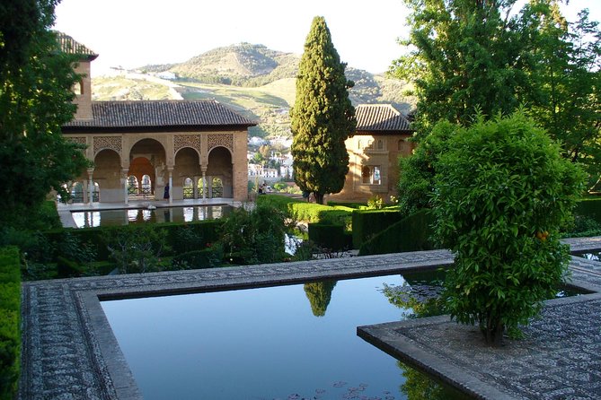Alhambra Skip-the-Line Guided Tour - What’s included, and why the “extras” are not small