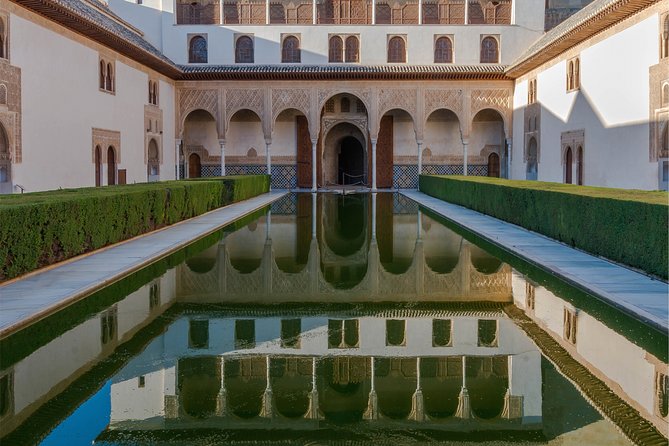 Alhambra Skip-the-line Private Tour including Nasrid Palaces - Walk smart: timing, pace, and what to wear