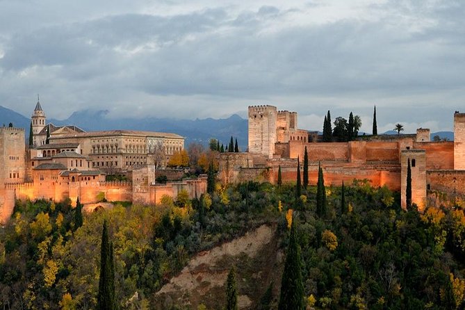 Alhambra: Skip-the-Line to Nasrid Palaces & Generalife - Generalife Gardens without queue stress