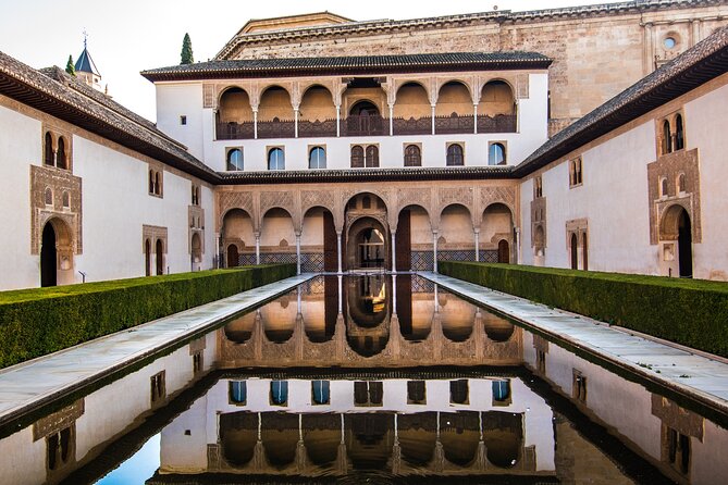 Alhambra Skip-the-Line with Albaicin, Sacromonte by Segway/Bike - Albaicín on Segway or electric bike: fast, fun, and very Granada