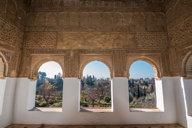 Alhambra Skip-the-Line with Albaicin, Sacromonte by Segway/Bike - Sacromonte and the cave houses: when the neighborhood changes tone
