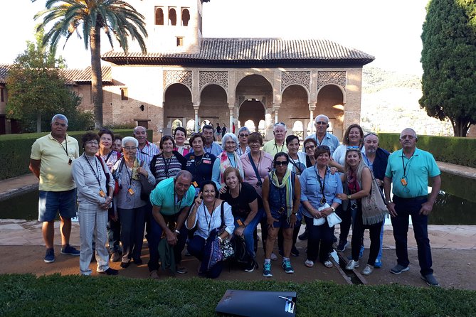 Alhambra Tour :Generalife Gardens ,Palaces and towers.Skiptheline - Practical tips so the 3 hours feel relaxing, not rushed