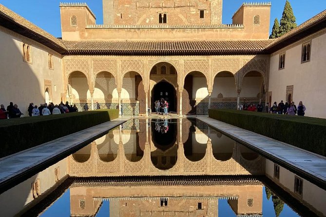 Alhambra Tour & ticket: Nasrid Palaces, Alcazaba & Generalife - Nasrid Palaces: where the details land, especially with the right guide