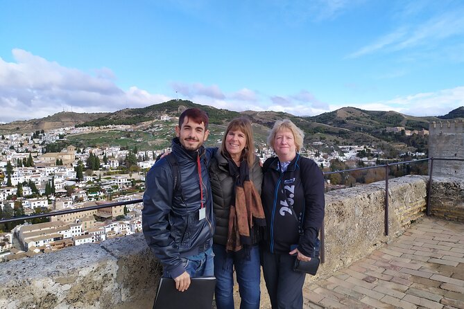 Alhambra with Nazaries Palaces Private Tour - Your Alhambra route: Generalife, Charles V, Alcazaba, Nasrid Palaces