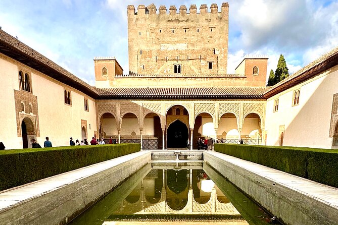 Arabic Private tour Alhambra (Not Included Ticket ) - Arabic guide energy, where the walls start to make sense