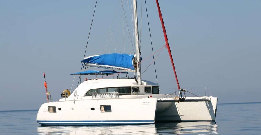 Costa Tropical: Luxury Catamaran Trip with Lunch - The 90-Minute Anchor Stop: Your Best Time for Swimming and Snorkeling