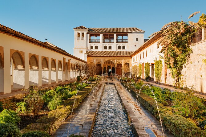 Exclusive Private Alhambra Tour with a Historian - Meeting at Polinario Café Bar, and the walking plan that helps
