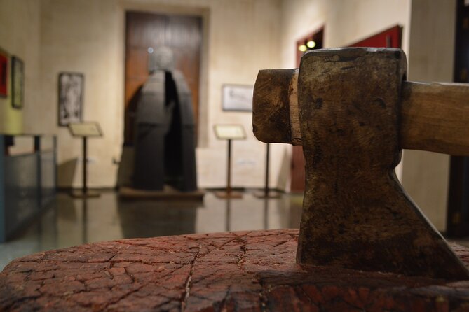 Exhibition Inquisition Instruments of Torture in Granada - Inquisitorial courts in plain terms: ecclesiastical vs civil treatment