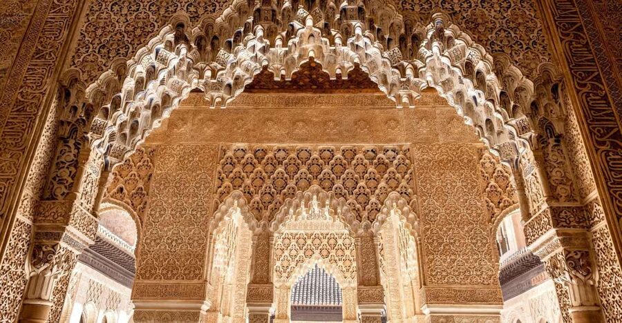 Fast-Track Alhambra & Nasrid Palaces Guided Tour - Where you meet at the Alhambra, and how not to lose your group